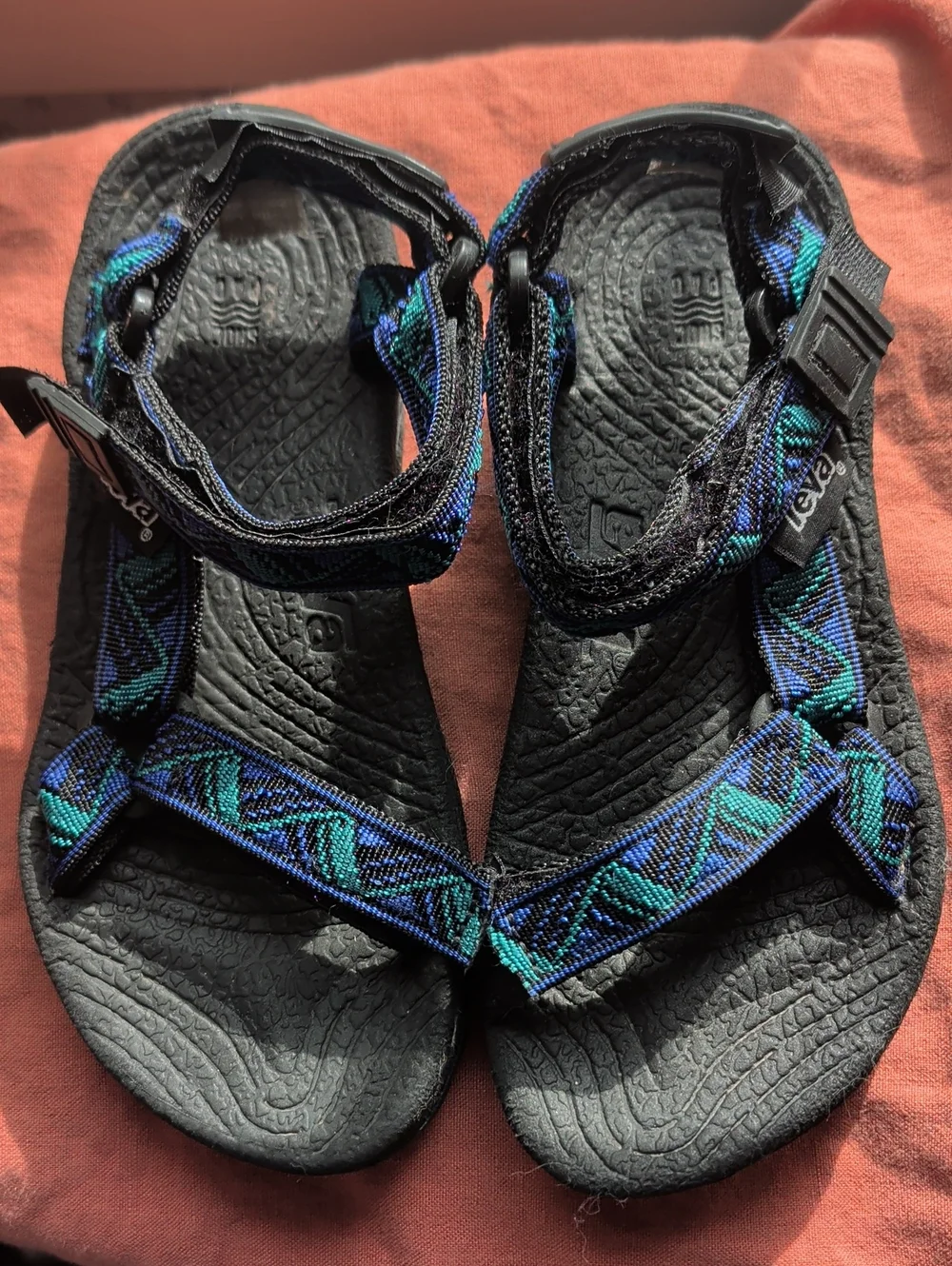 Teva Men 5, Women 7 Sandals Blue-Green Straps Granola Hippie Outdoor Hiking